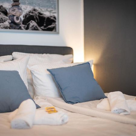 Federnest - Luxus-Studio - Kingsize Boxspringbett - Home-Office Mit Monitor Und Drucker - 11 Min Hbf Duisburg Buitenkant foto