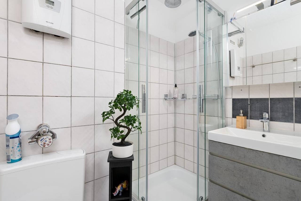 Federnest - Luxus-Studio - Kingsize Boxspringbett - Home-Office Mit Monitor Und Drucker - 11 Min Hbf Duisburg Buitenkant foto