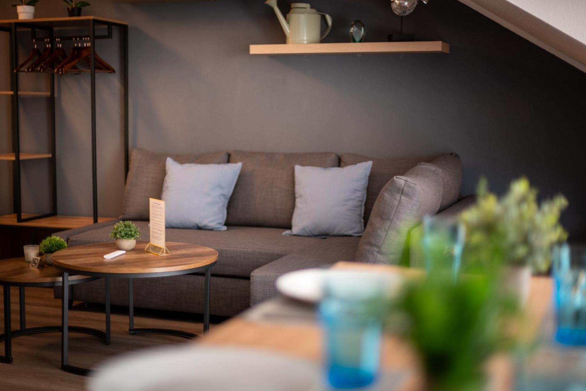 Federnest - Luxus-Studio - Kingsize Boxspringbett - Home-Office Mit Monitor Und Drucker - 11 Min Hbf Duisburg Buitenkant foto